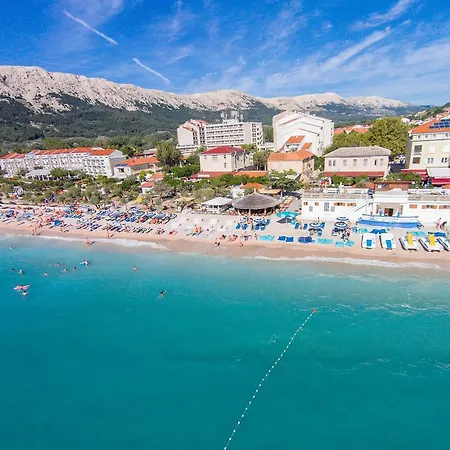 Valis Aurea Bed & Breakfast 3*