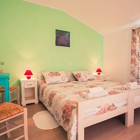 Valis Aurea 3*